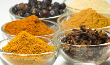 Учёные назвали три специи, которые замедляют старение — все они есть в России