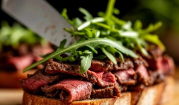 Не требует плиты — выглядит дорого, но стоит как 2 салата: новогоднее блюдо, которое собирают быстрее, чем ёлку