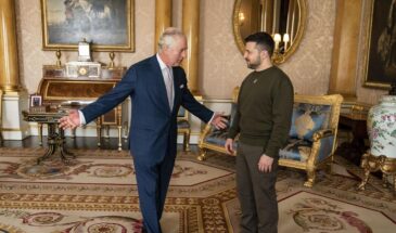 Хазин объяснил, зачем вытащили из постели помирающего королька на встречу с Зеленским