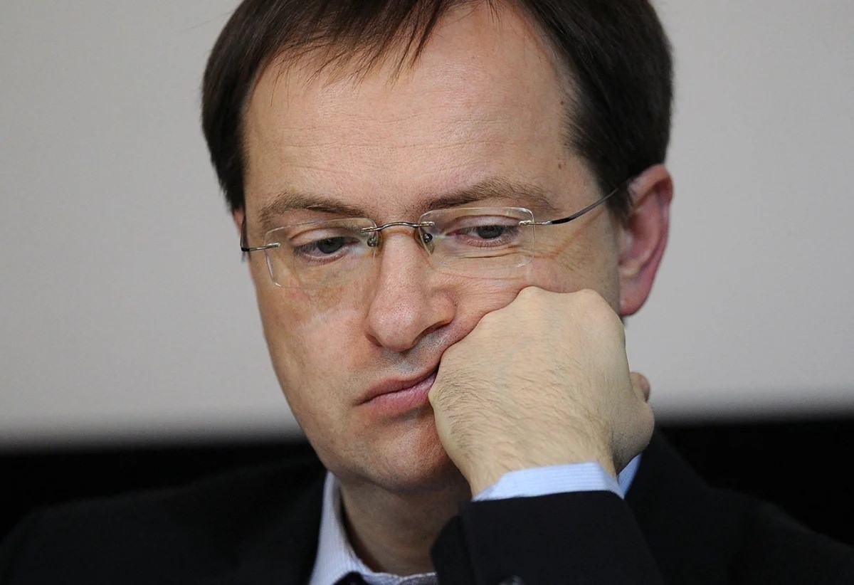 Доктрина Мединского не приживается в стенах госучреждений: никак не получается «придумать» идеологию для нынешней России