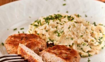 Котлеты из индейки с пюре из пастернака — 20 минут в духовке, сливки, трюфельное масло. И да: без йогуртового соуса с укропом не подаю