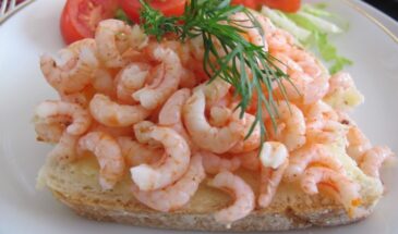 Брускетта с креветками и авокадо за 15 минут: нежная праздничная закуска на Новый год. Готовится без лишних усилий — и выглядит как из ресторана!