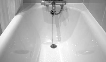 Один колпачок — и ванна как из магазина! Как за 50 рублей и 50 минут избавиться от ржавчины, налёта и желтизны — даже там, где не помог «Доместос»