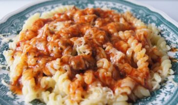 «Меня просят готовить чаще — и всё из-за этой пасты!» Рецепт, за который гости встают из-за стола… чтобы взять добавки