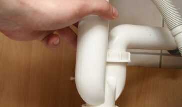 Почему раковина пахнет, даже если она чистая: главная причина — не в засоре, а в «исчезающей» воде в сифоне