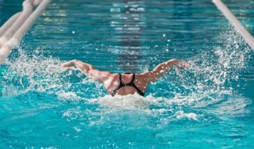 «Бассейн — ловушка после 50 метров»: тренер раскрыл ошибку, из-за которой даже опытные пловцы задыхаются. Простое решение — в выдохе