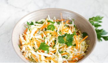 Постный Новый год — не про ограничения, а про вкус: почему даже неверующие просят добавки этого салата