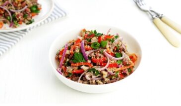 Рецепт салата «Тбилиси» по-грузински: сочный, ореховый, с хрустом перца и фасоли. Готовлю за 5 минут — если мясо уже сварено