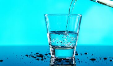 «Не кофе, а вода: почему первые глотки утром решают, каким будет весь день