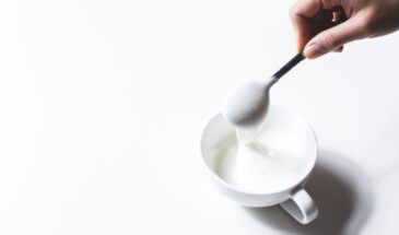 2 порции в день спасут кости после 55: не молоко и не творог, а именно греческий йогурт — что подтвердили учёные