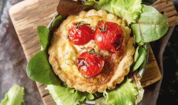 Тарталетки, от которых гости просят рецепт: три ингредиента, 10 минут — и весь стол в восторге