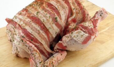 Курица, после которой все молча доедают картошку до крошки: секрет сочности — 100 граммов бекона и 5 минут подготовки