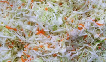 Квашу капусту только так — иначе будет кислая слизь! 3 правила, о которых молчат даже бабушки