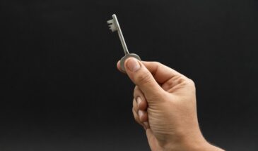 30 секунд на проверку риелтора: сертификат соответствия агентства и квалификация специалиста — теперь в открытом доступе