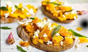 Надоел тыквенный суп? За 15 минут превратите остатки в брускетту, от которой все попросят добавки