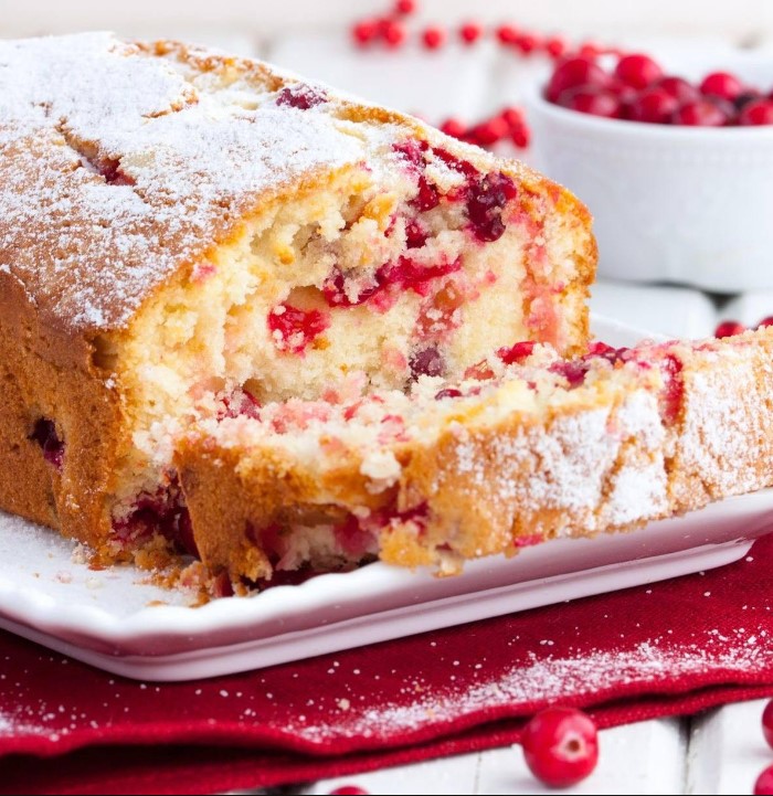 Рождественский кекс с клюквой: если гость на пороге, а подарка нет — пеку за час и вручаю с банкой варенья