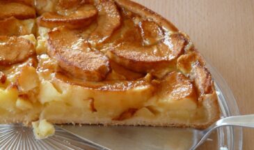 Идеальная шарлотка — за 50 минут и без провалов. Пирог, который получается даже у тех, кто «не умеет печь»