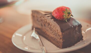 Шоколадный торт без выпечки — готовим из печенья и творога за 20 минут. Нежный, как мусс, и насыщенный, как брауни