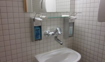 «Не идёт» — и всё тут: как открутить гайку на смесителе, «намертво» прикипевшую к корпусу. Лайфхак для всех, кто не хочет вызывать сантехника