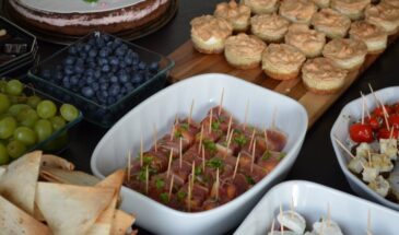 3 вида канапе, которые сметут со стола за 5 минут: готовятся за 15 минут, а выглядят как из ресторана