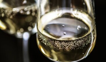 «Больше не гадайте у шампанского»: Роскачество назвало лучшие игристые России-2025 — топ-15, которые точно не подведут на празднике