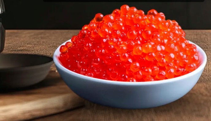 Из чего делают имитированную икру на самом деле: химик развеяла мифы про нефть и рыбьи глаза