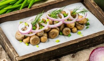 Обалденные маринованные грибы к Новому году-2026: по сибирскому рецепту — сочные, хрустящие и без уксуса! Готовятся за 20 минут