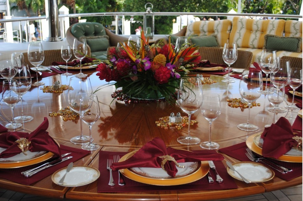 Не вздумайте ставить это на стол 31 декабря! Красная Огненная Лошадь будет не в восторге — оставит без удачи