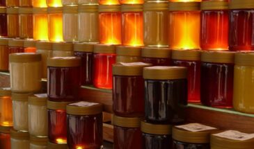 Семь банок на полке — не мёд, а подделка. Как отличить настоящий, даже если на этикетке написано «натуральный»