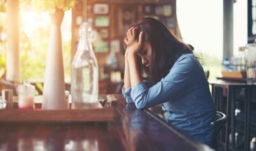 «Самая разрушительная вещь в доме — не алкоголь и не сахар». Что врач Чазов советовал убрать в первую очередь для долголетия