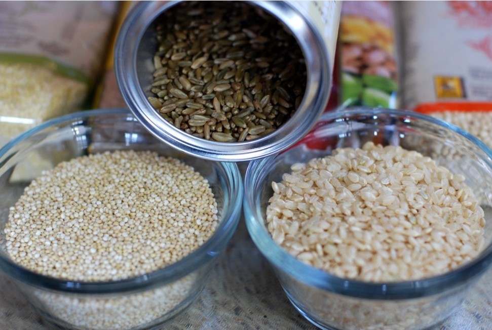 Как спасти крупу от жучков простым способом с фольгой и другими проверенными методами защиты на кухне