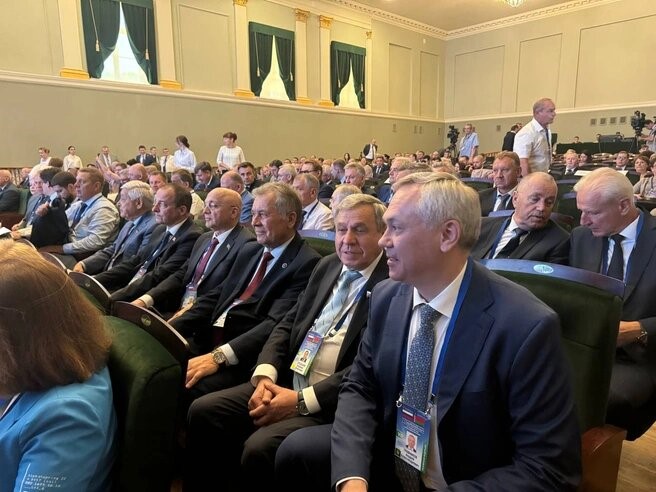 Токсичны не врачи, а «команда» губернатора Травникова: распоясавшиеся чиновники формируют образ российской власти