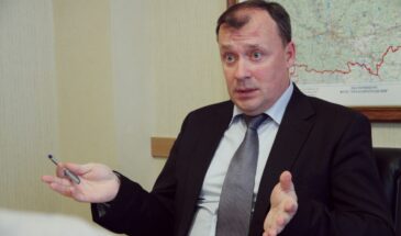 Мэр Екатеринбурга запретил новогодние украшения в подъездах: «соседи говорят – это харам»