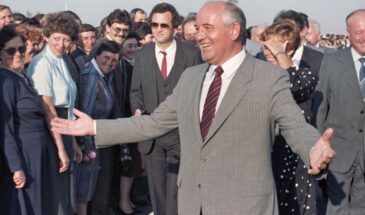 Архитекторы «цветных революций» в ЦРУ потешались над Горбачевым, когда тот извинялся за «агрессию и террор» СССР в Венгрии в 1956 году