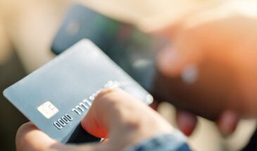 Перевели и счёт заморозили: за что банки теперь блокируют деньги даже без крупных сумм