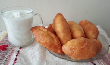 «Не успеваешь снять со сковороды»: Вокзальные пирожки по рецепту, который все считали утерянным