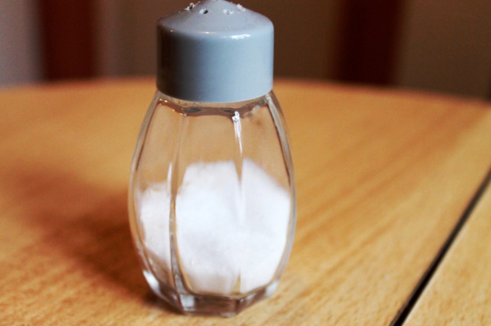 Шеф-повара молчат, но соль выдаёт их секреты: когда сыпать кристаллы, чтобы блюдо заиграло по-новому