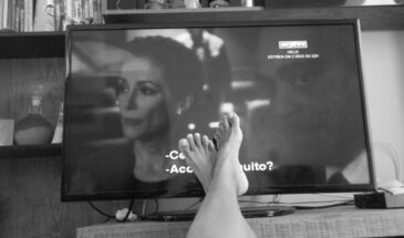 Запойный просмотр сериалов может говорить о вашем одиночестве