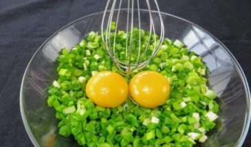 Зелёный лук с яйцами исчезает со сковороды быстрее, чем вы успеваете достать хлеб: рецепт за 5 минут, который затмит любой ресторан