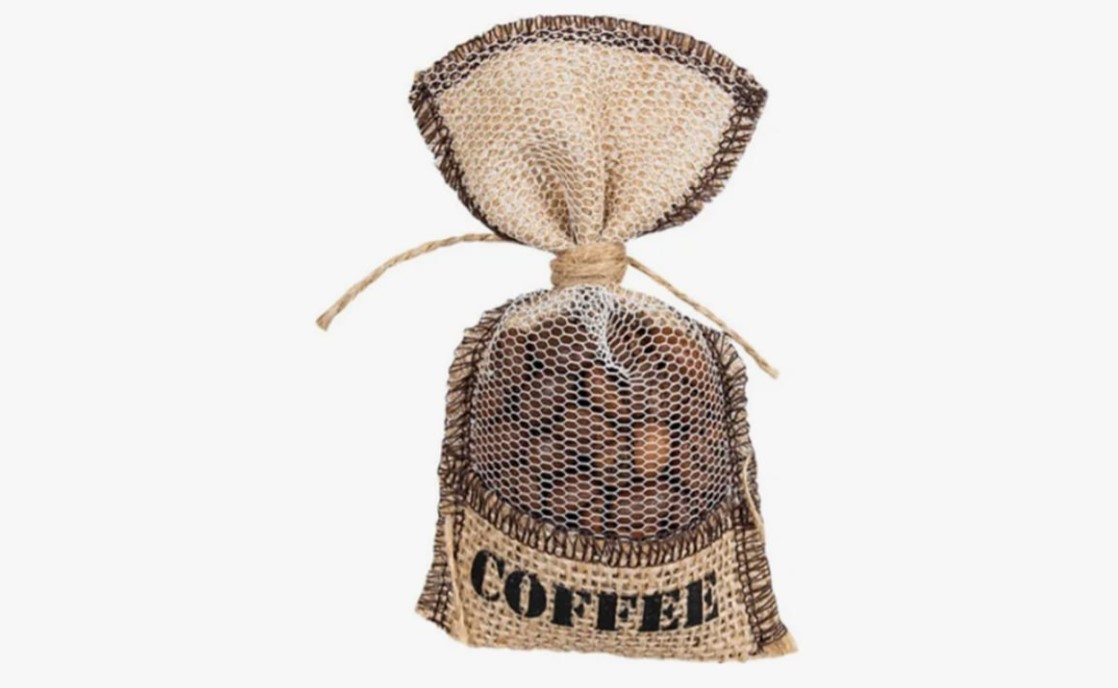 Тот самый запах новой машины. Что скрывают автомобильные ароматизаторы и чем их заменить