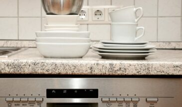 Сушилка на столе устарела: один простой ход освободит кухню и вернёт ей идеальный порядок