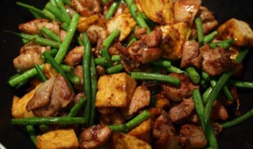 Карри с курицей за четверть часа: этот рецепт затмит доставку из ресторана и обойдётся втрое дешевле