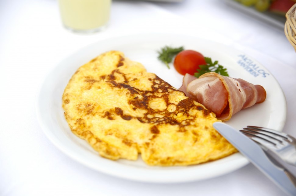 Омлет как облако — секрет в первые 30 секунд: что делают повара, а мы нет