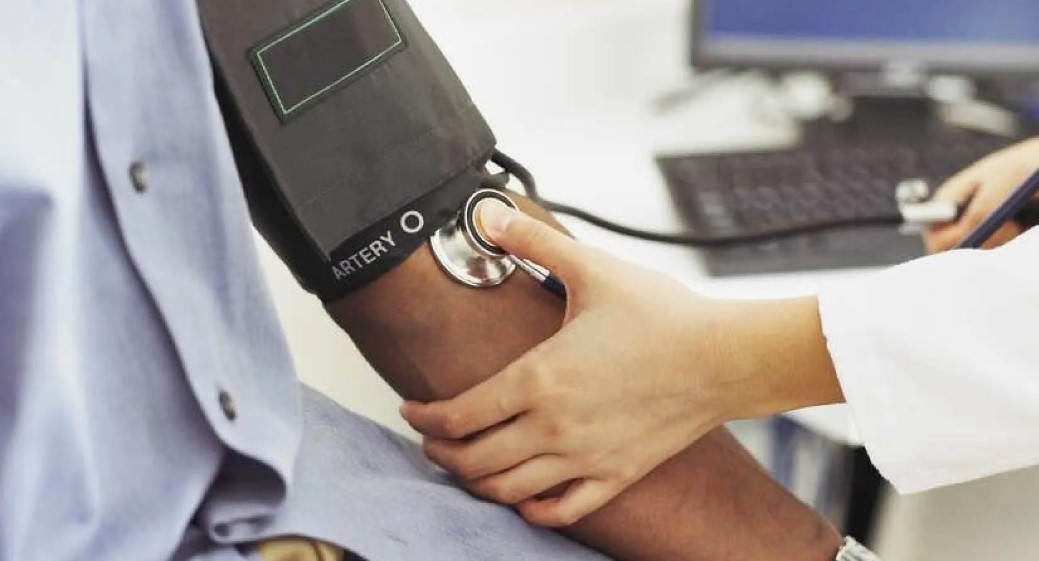 Проверки стали строже: как новый медосмотр в 2026 году может лишить водителей прав — особенно пожилых