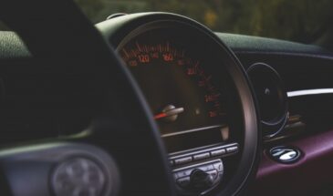 Кому запретят садиться за руль с 1 февраля: три категории водителей под ударом