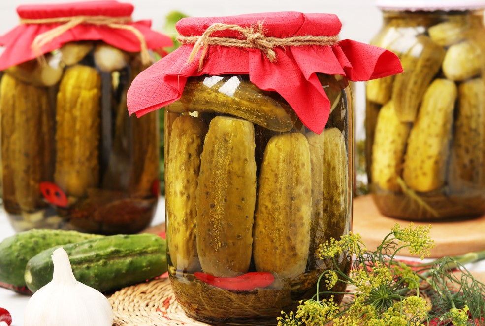 Домашние солёные хрустящие огурцы в банках на зиму — редко доживают до весны: их сметают гораздо раньше!