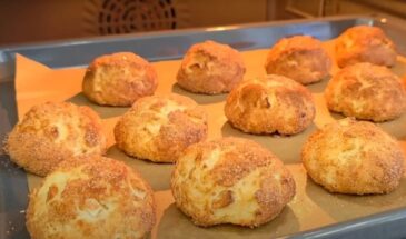 Из пачки творога и одного яблока — целая гора булочек! Рецепт, после которого даже крошек не остаётся