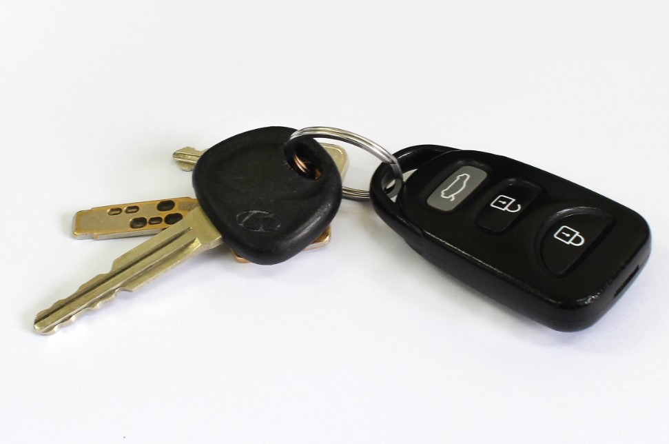 Новая госпошлина 6000 рублей: кто обязан платить за права с 1 января и что будет, если не успеть