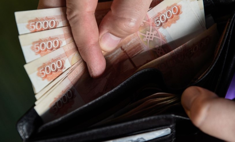 С 1 февраля выплаты вырастут сами: кому прибавят деньги без заявлений и визитов