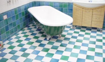 Старый герметик отойдёт за минуты: как очистить акриловую ванну без единой царапины